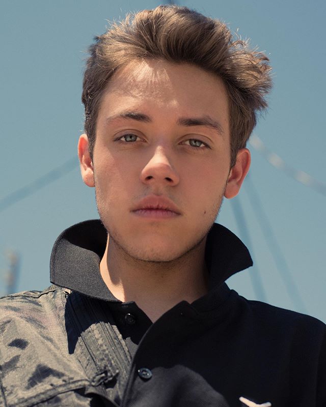 Ethan Cutkosky family in detail: mother, father, girlfriend - Familytron